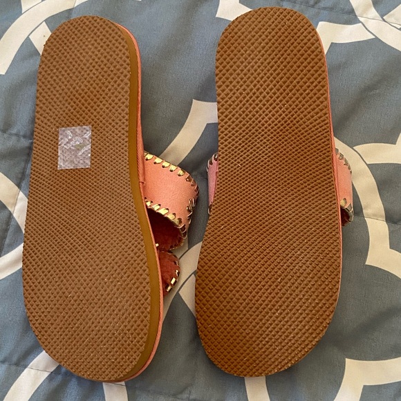 Jack Rogers bedroom slippers. - Picture 5 of 5